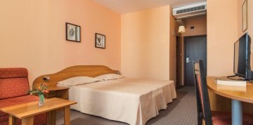 Slnečné pobrežie - Flamingo Beach Hotel 3* Polpenzia+ s letenkou