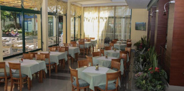 Slnečné pobrežie - Slavyanski Hotel 3* Polpenzia s letenkou