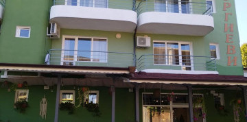 Primorsko -  Hotel Georgievi 3* s raňajkami a letenkou