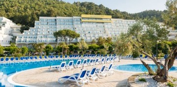 Týždeň na Istriji s vlastnou dopravou a polpenziou - rezort Maslinica 4*