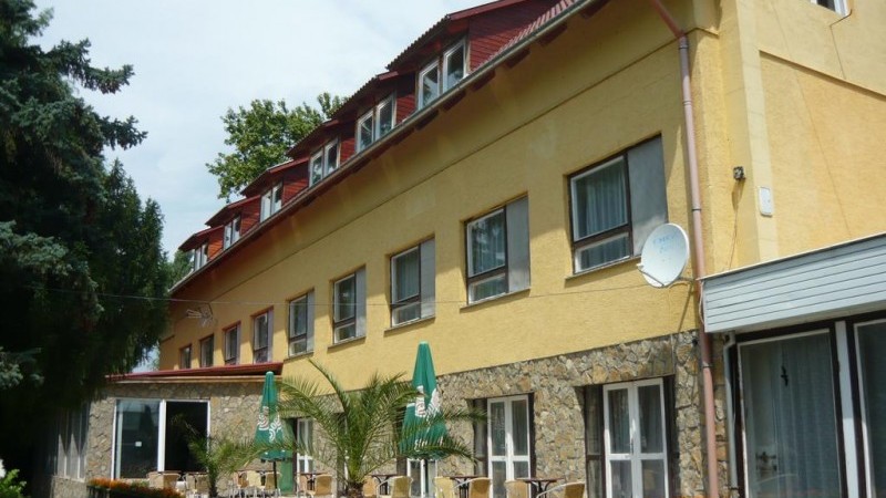 Kenese Port Hotel