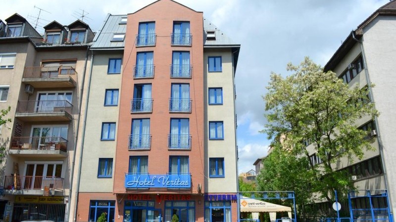 Hotel Veritas