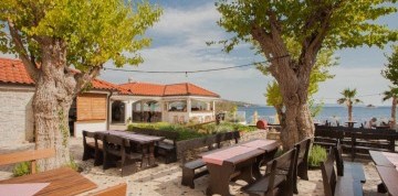 Týždeň pri Trogire s dopravou a raňajkami - hotel Amadria 3*