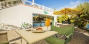 Týždeň pri Trogire s dopravou a raňajkami - hotel Amadria 3*
