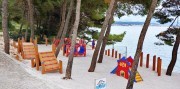Týždeň pri Trogire s dopravou a raňajkami - hotel Amadria 3*