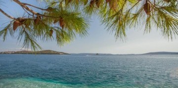 Týždeň pri Trogire s dopravou a raňajkami - hotel Amadria 3*