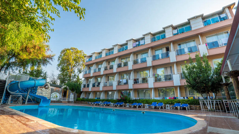 Aperion Beach Hotel