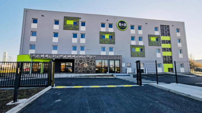 B&B HOTEL Antibes Sophia Antipolis & B&B HOTEL Saint-Martin-de-Crau Alpilles Camargue