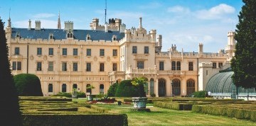 Zámok Lednice a Pálavské vinobranie v Mikulove