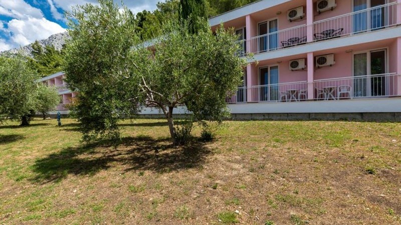 Brzet Hotel