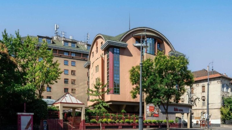 ibis Budapest Heroes Hotel