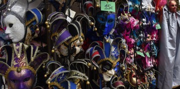 Slávny benátsky karneval aj s ubytovaním