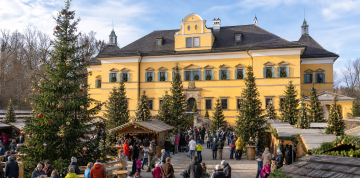 Adventný Salzburg a čarovný zámok Hellbrunn
