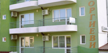 Primorsko -  Hotel Georgievi 3* s raňajkami a letenkou