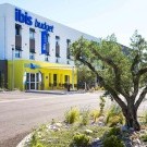 de la Mer Hotel  & IBIS Budget Saint Martin de Crau Porte de Camargue