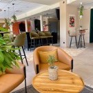 de la Mer Hotel  & IBIS Budget Saint Martin de Crau Porte de Camargue