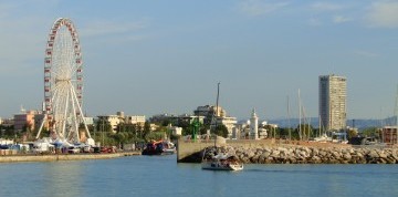 Leto pri mori v Rimini
