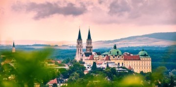Slávnosť marhúľ a kláštor Klosterneuburg
