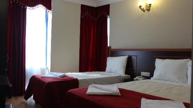 Red White Hotel