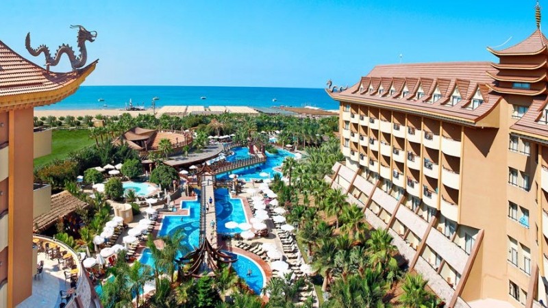 Royal Dragon Hotel 5*****