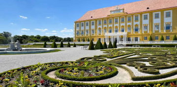 1-dňový zájazd na zámok Schloss Hof a jazero Neusiedlersee