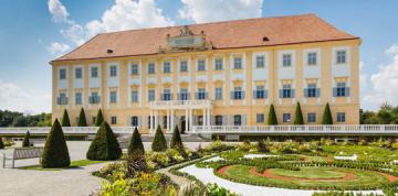 1-dňový zájazd na zámok Schloss Hof a jazero Neusiedlersee
