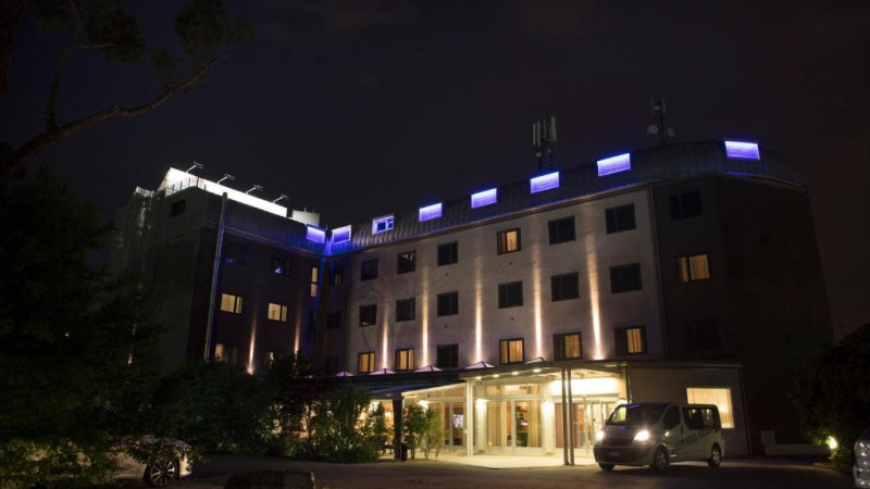 Smart Hotel Holiday 4****