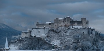 Adventný Salzburg a čarovný zámok Hellbrunn