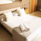 Bee Queen Hotel 