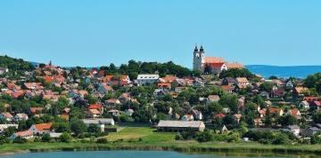 Kúpanie na Balatone, levanduľa a víno